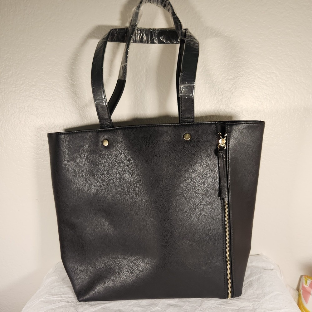 New Neiman Marcus Purse Black Vegan Leather Bucket Bag Tote Zippers Minimalist